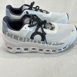 brand new men’s on cloud sneakers (no box)
